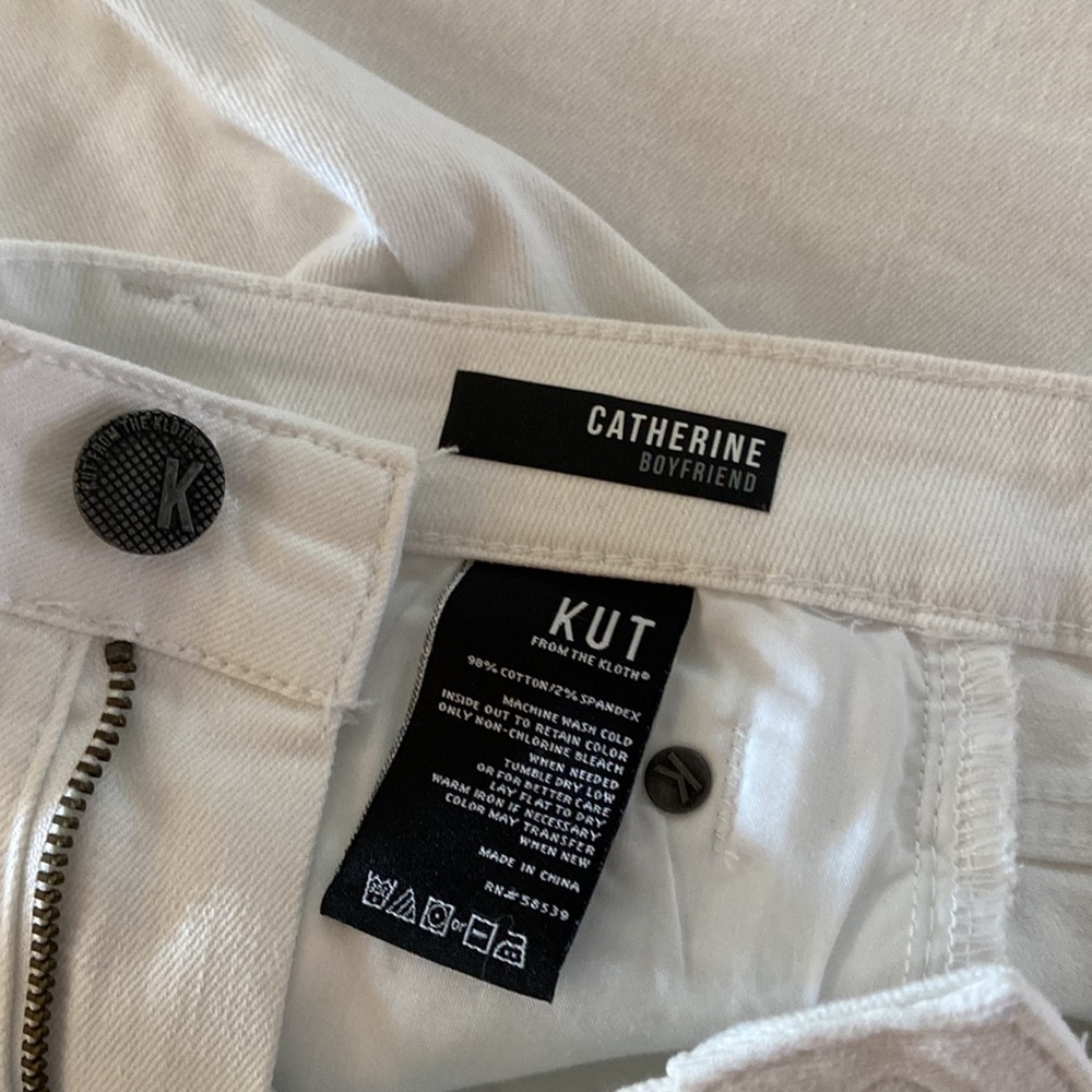 Kut from the Kloth Catherine Jeans - Picture 2 of 4